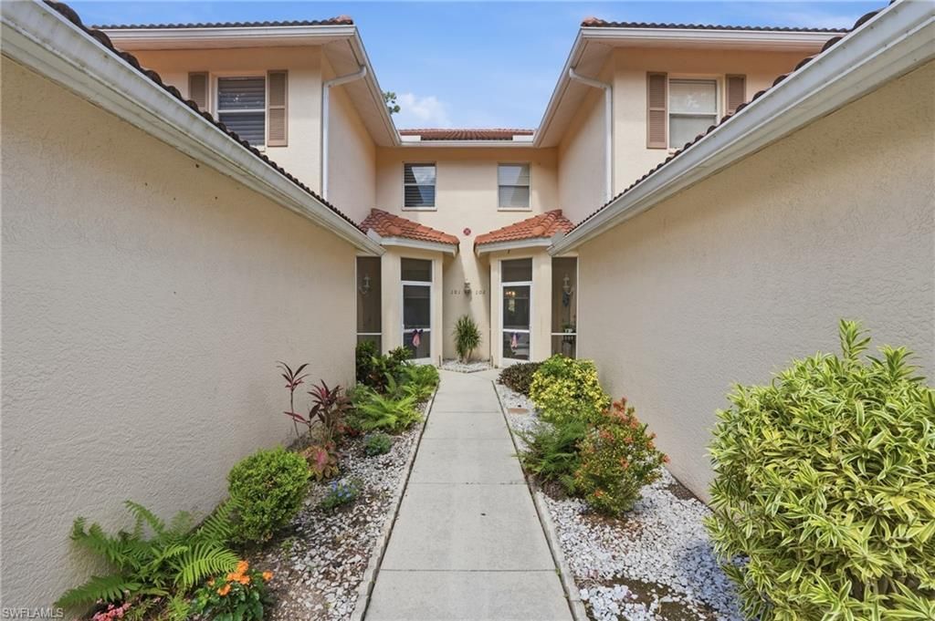 340 Robin Hood Cir, Unit 102, Naples, FL 34104 Photo