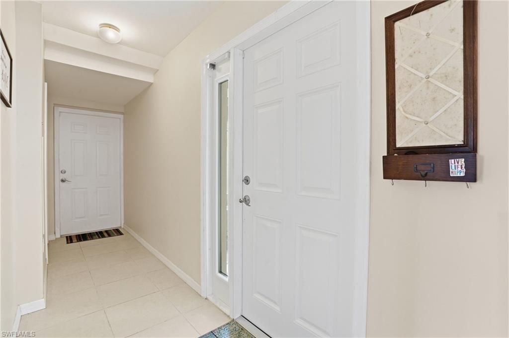 340 Robin Hood Cir, Unit 102, Naples, FL 34104 Photo