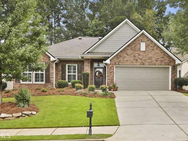 6 Greenview Drive, Newnan, GA 30265