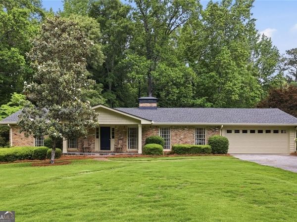7265 Thornhill Lane NE, Sandy Springs, GA 30328