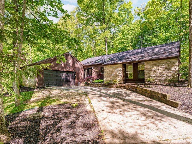 812 Beech Drive, Columbus, OH 43235 Photo 1