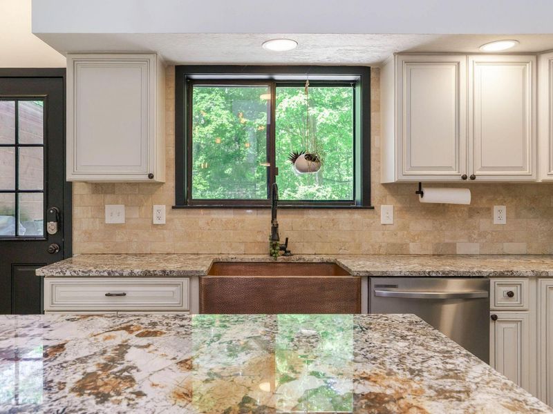 812 Beech Drive, Columbus, OH 43235 Photo 16