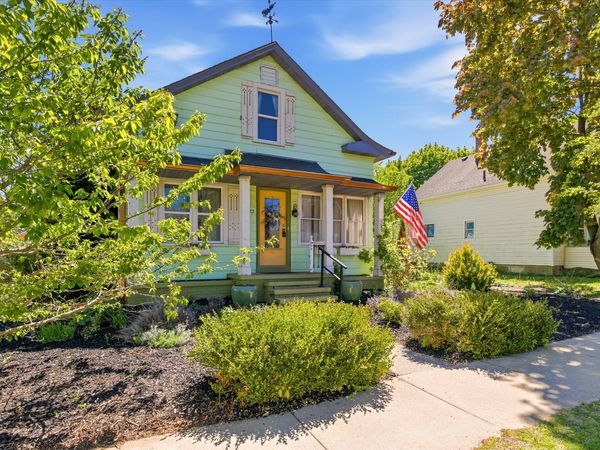 122 N Hibbard Street, Fowlerville, MI 48836