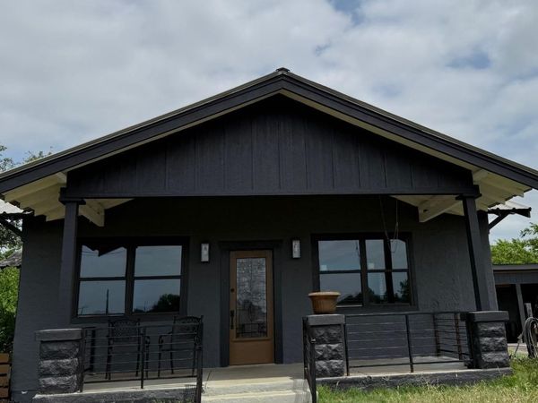 405 East College ST , Llano, TX 78643