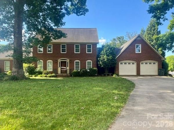 411 8th Street SW, Conover, NC 28613