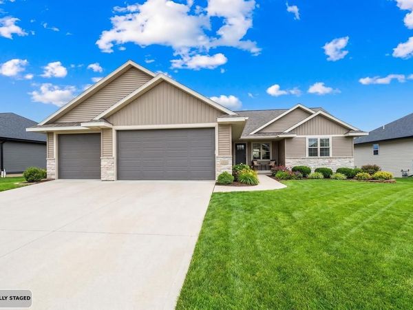 1429 CROSSROADS DRIVE, Hobart, WI 54313