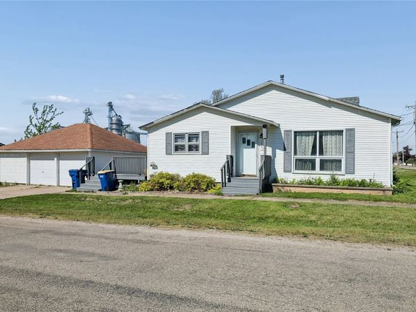 202 2nd Avenue , Van Horne, IA 52346