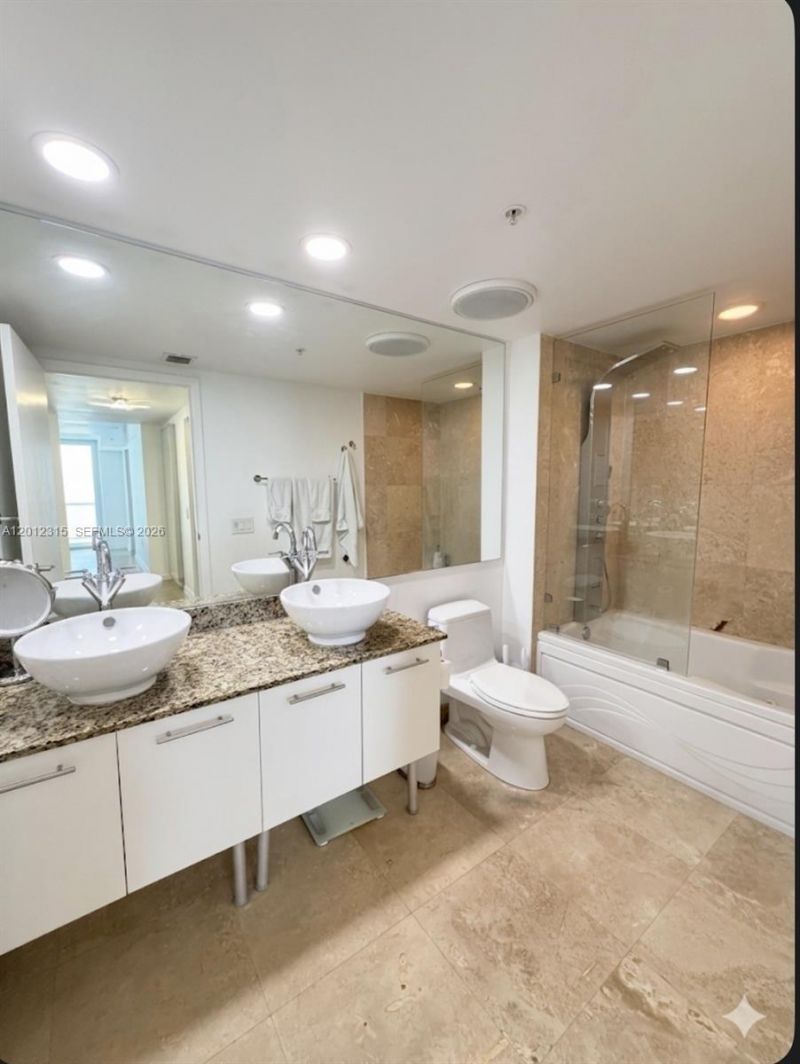 41 SE 5th St , Unit 2011, Miami, FL 33131 Photo