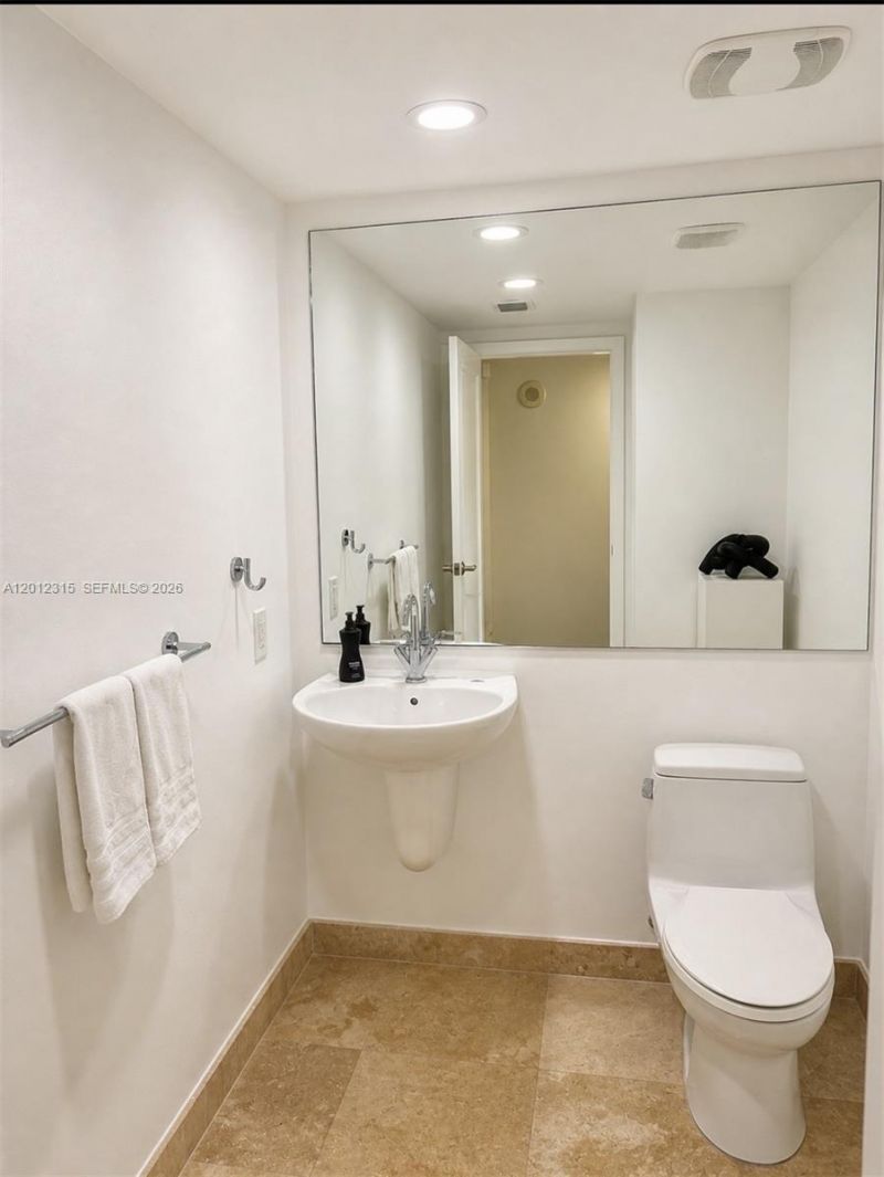 41 SE 5th St , Unit 2011, Miami, FL 33131 Photo