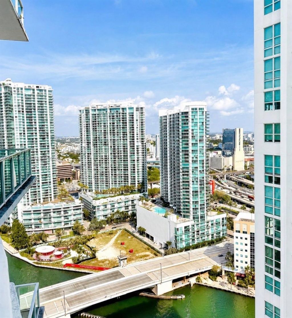41 SE 5th St , Unit 2011, Miami, FL 33131 Photo