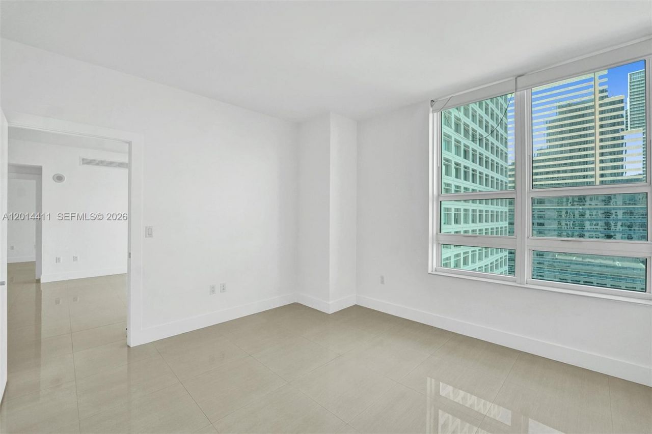 950 Brickell Bay Dr , Unit 1706, Miami, FL 33131 Photo