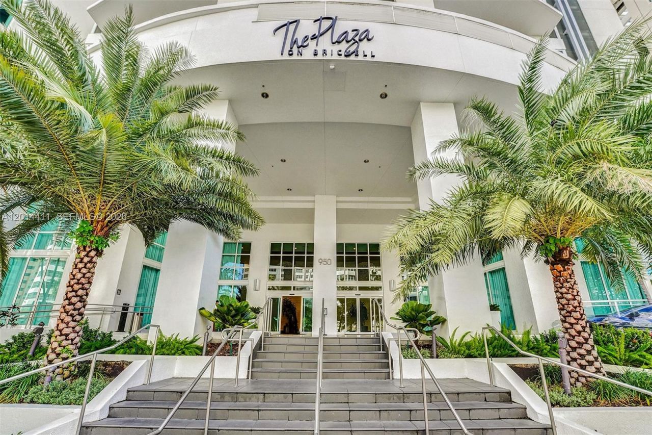 950 Brickell Bay Dr , Unit 1706, Miami, FL 33131 Photo