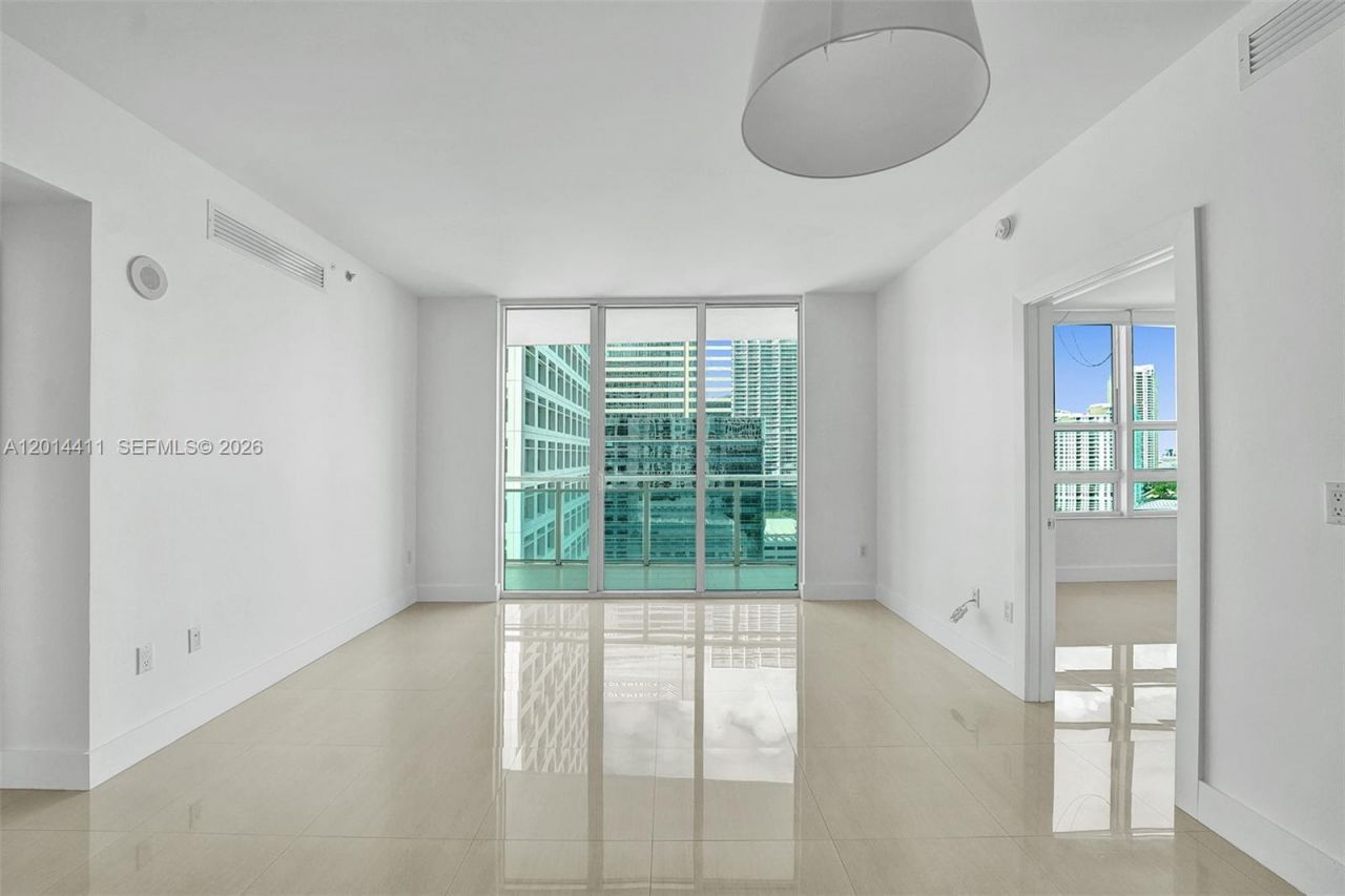 950 Brickell Bay Dr , Unit 1706, Miami, FL 33131 Photo