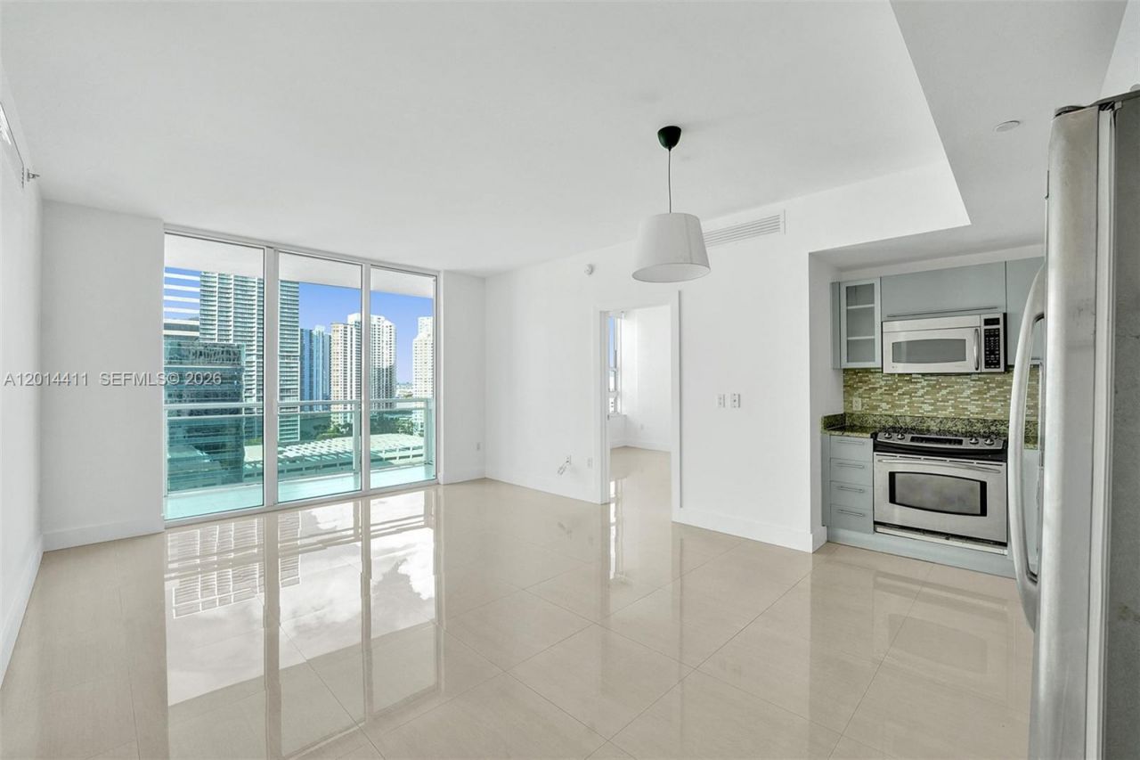 950 Brickell Bay Dr , Unit 1706, Miami, FL 33131 Photo