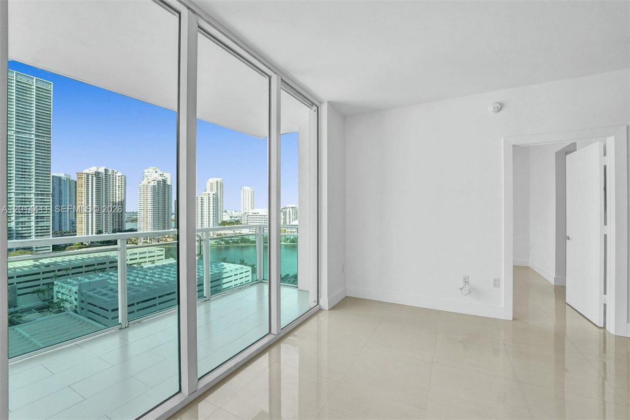 950 Brickell Bay Dr , Unit 1706, Miami, FL 33131 Photo