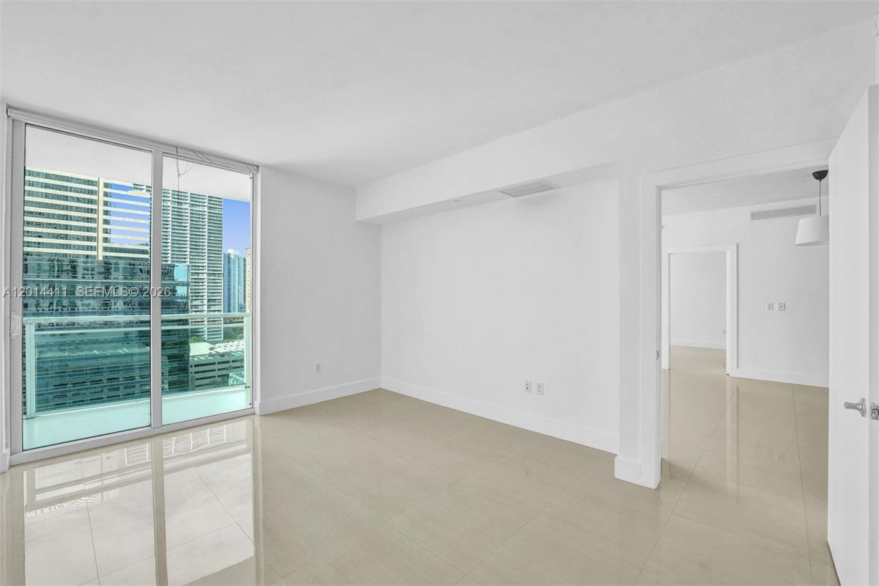 950 Brickell Bay Dr , Unit 1706, Miami, FL 33131 Photo