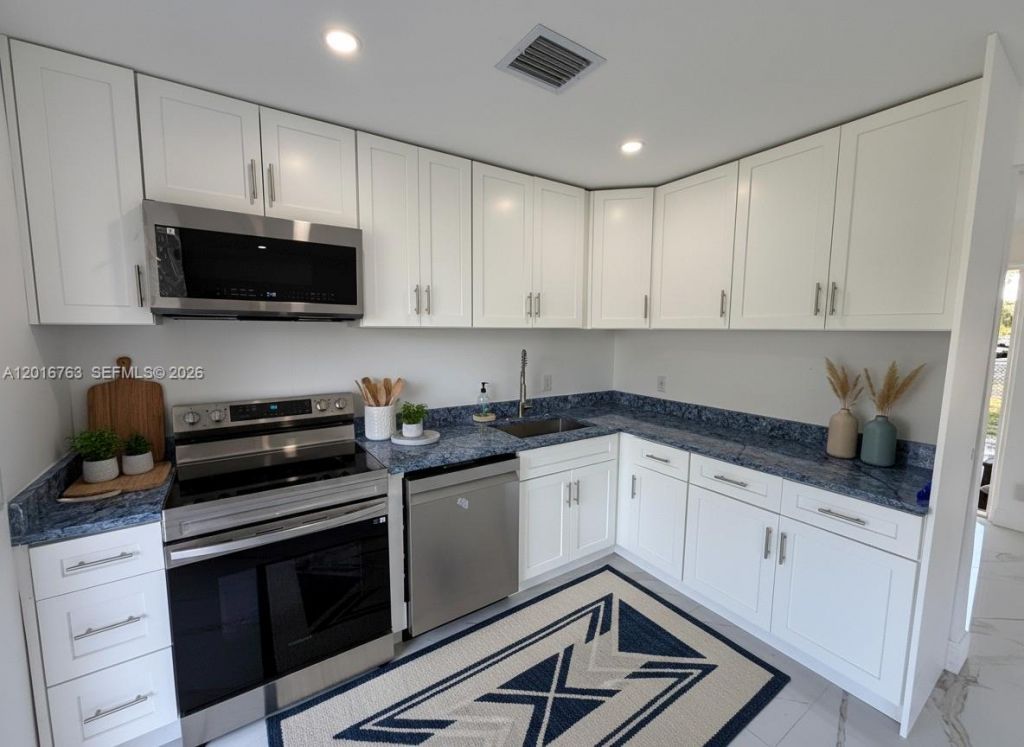 1606 NW 12th Ave, Fort Lauderdale, FL 33311 Photo