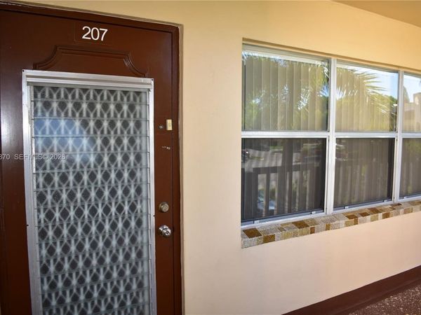 8851 Sunrise Lakes Blvd, Unit 207, Sunrise, FL 33322