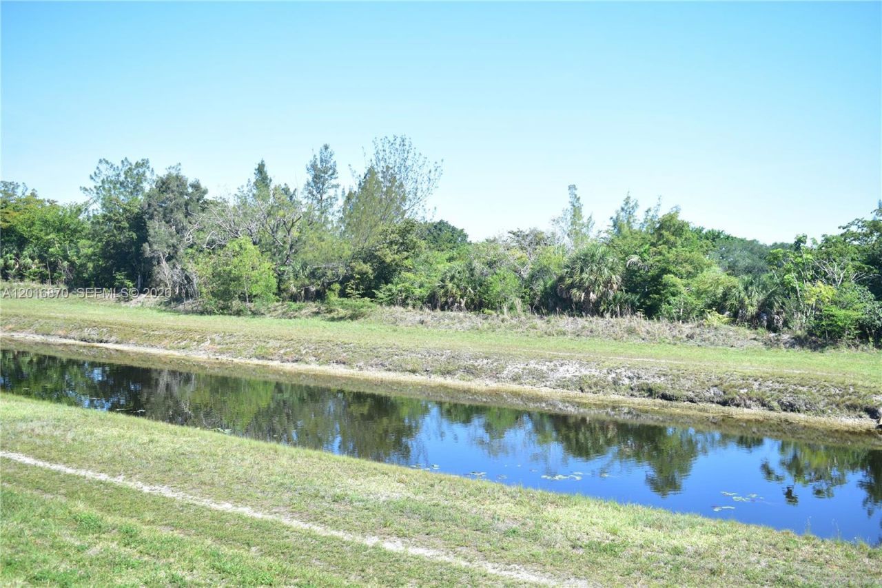 8851 Sunrise Lakes Blvd, Unit 207, Sunrise, FL 33322 Photo