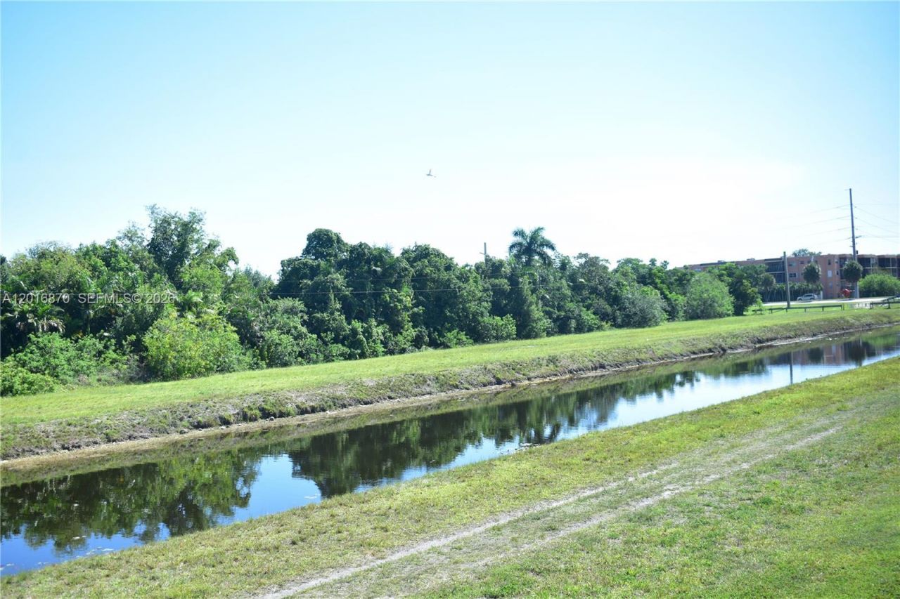 8851 Sunrise Lakes Blvd, Unit 207, Sunrise, FL 33322 Photo
