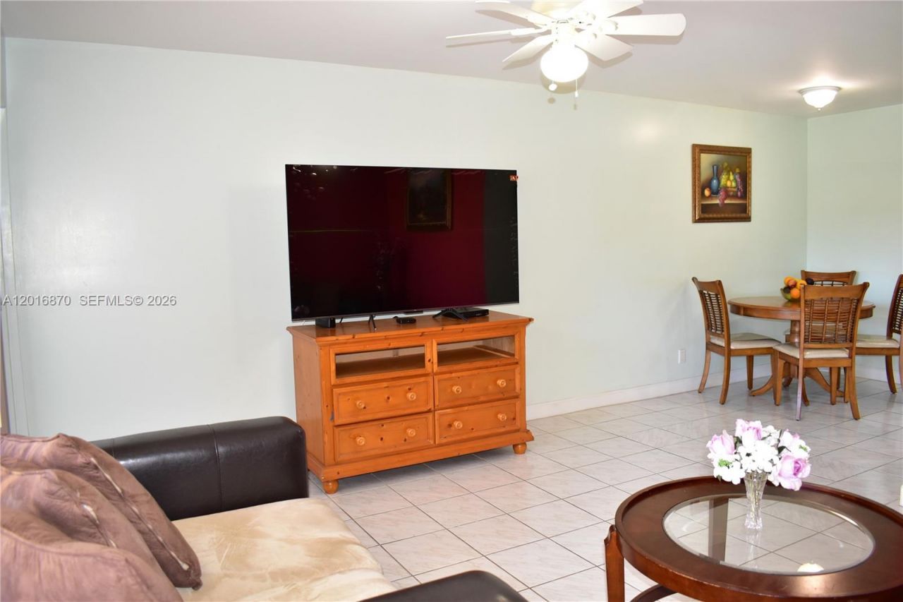 8851 Sunrise Lakes Blvd, Unit 207, Sunrise, FL 33322 Photo