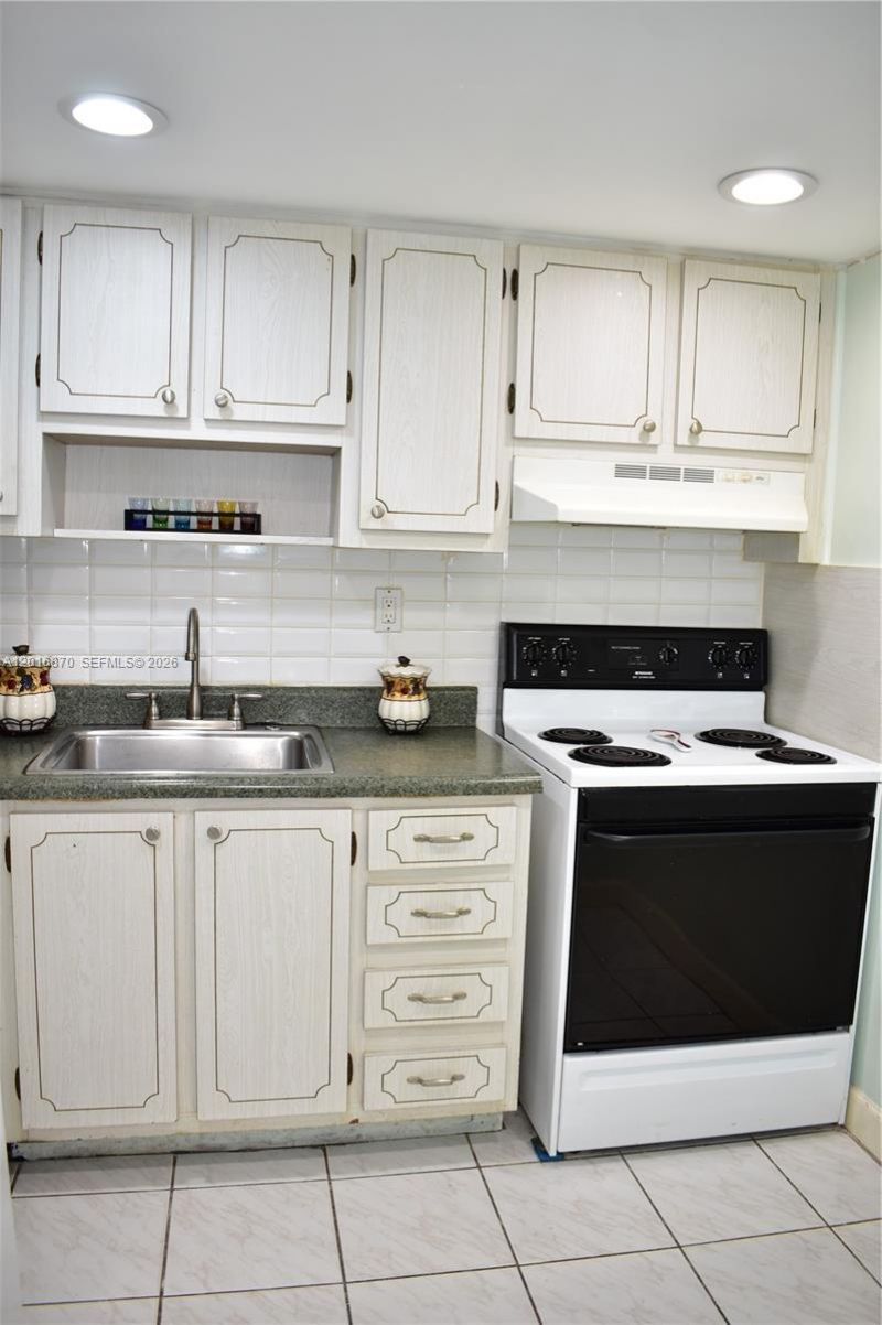 8851 Sunrise Lakes Blvd, Unit 207, Sunrise, FL 33322 Photo