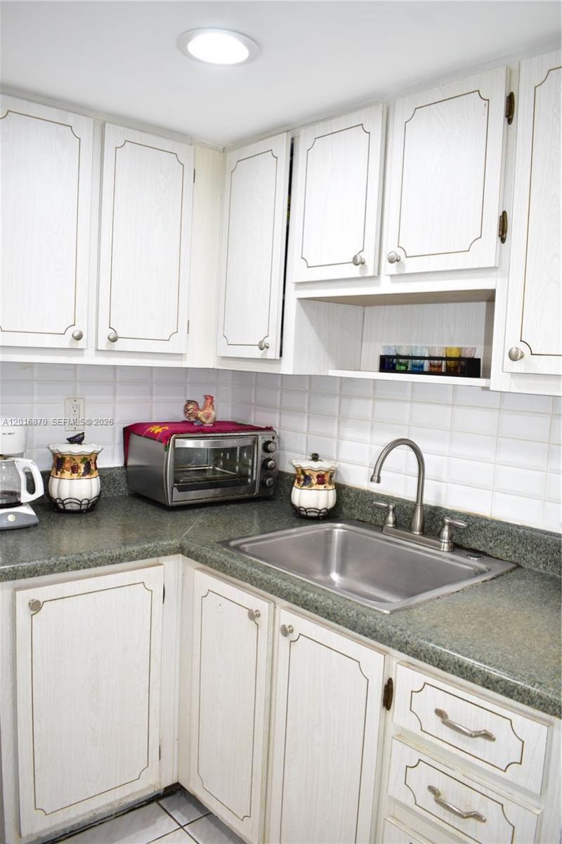 8851 Sunrise Lakes Blvd, Unit 207, Sunrise, FL 33322 Photo