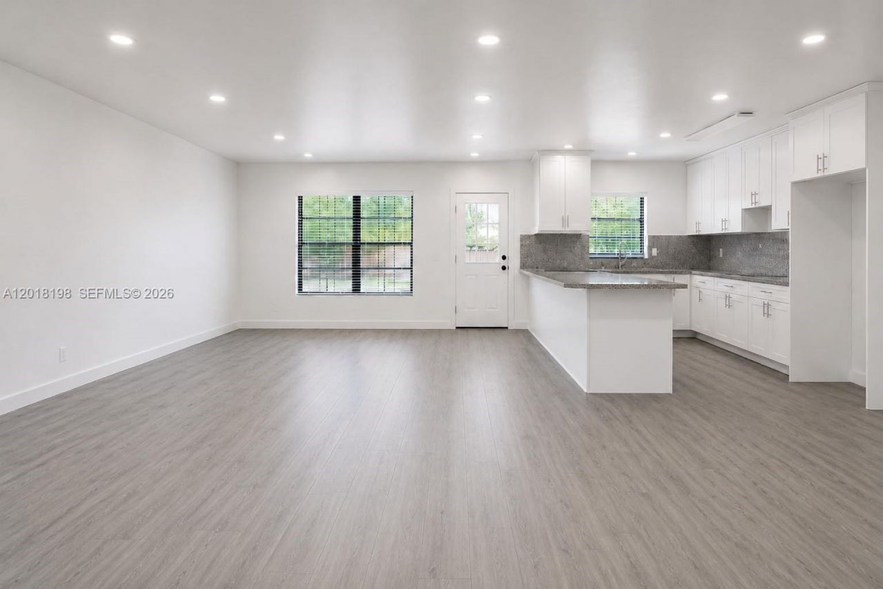 1815 NE 154 St, North Miami Beach, FL 33162 Photo