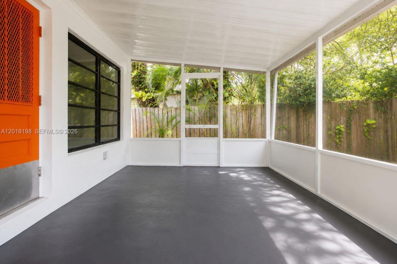 1815 NE 154 St, North Miami Beach, FL 33162 Photo