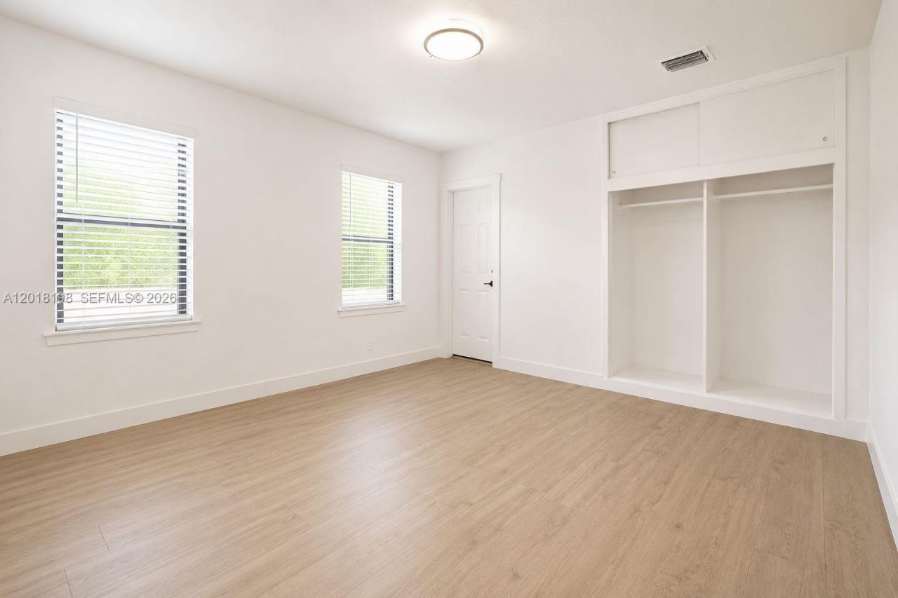 1815 NE 154 St, North Miami Beach, FL 33162 Photo