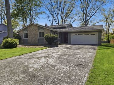 506 True Hickory Dr, Rochester, NY 14615