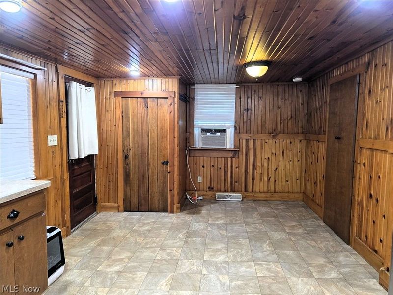 24936 Canal Street, East Rochester, OH 44625 Photo 3