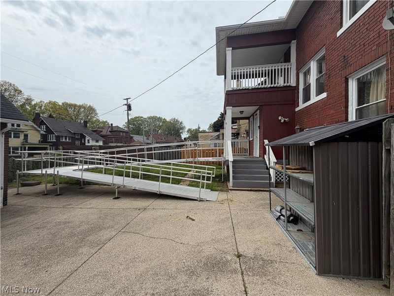 1070 Parkside Road, Cleveland, OH 44108 Photo 22