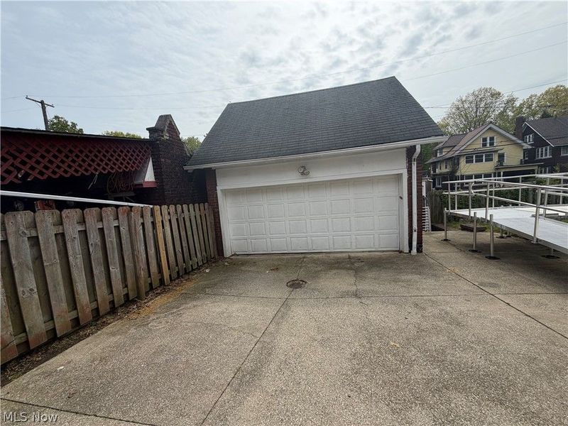 1070 Parkside Road, Cleveland, OH 44108 Photo 24