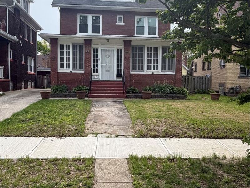 1070 Parkside Road, Cleveland, OH 44108 Photo 3