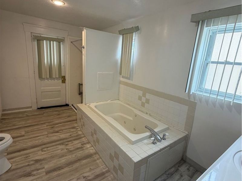 1070 Parkside Road, Cleveland, OH 44108 Photo 9