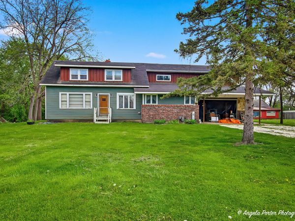 42177 N Lake Avenue , Antioch, IL 60002