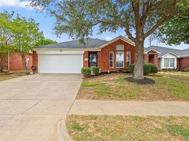 136 Goldeneye Lane, Fort Worth, TX 76120