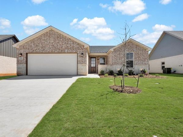 612 Jameson , Springtown, TX 76082