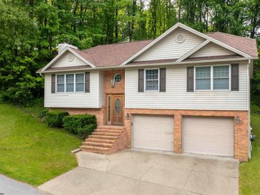 2061 Pinecrest Drive, Morgantown, WV 26505