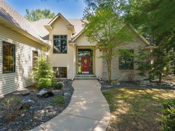 3521 Glen Way, Eau Claire, WI 54701