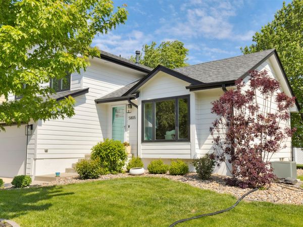 5805 Pleasant Street , West Des Moines, IA 50266