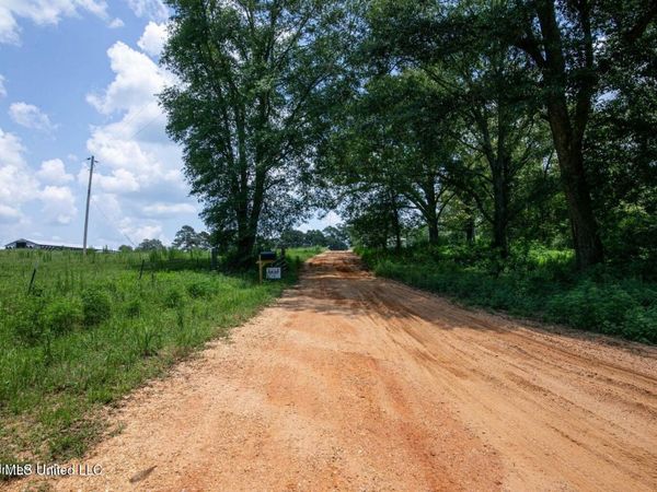 136 Arena Road, Prentiss, MS 39474