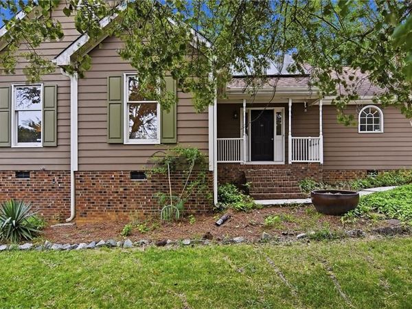 4890 Chimney Springs Drive , Greensboro, NC 27407
