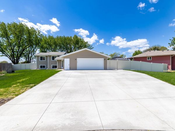8220 208th Street W, Lakeville, MN 55044