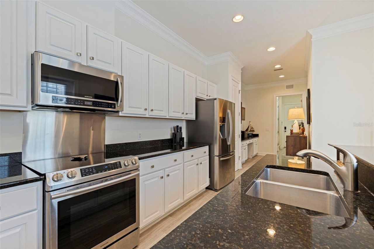 125 Commonwealth Court N, Saint Petersburg, FL 33716 Photo