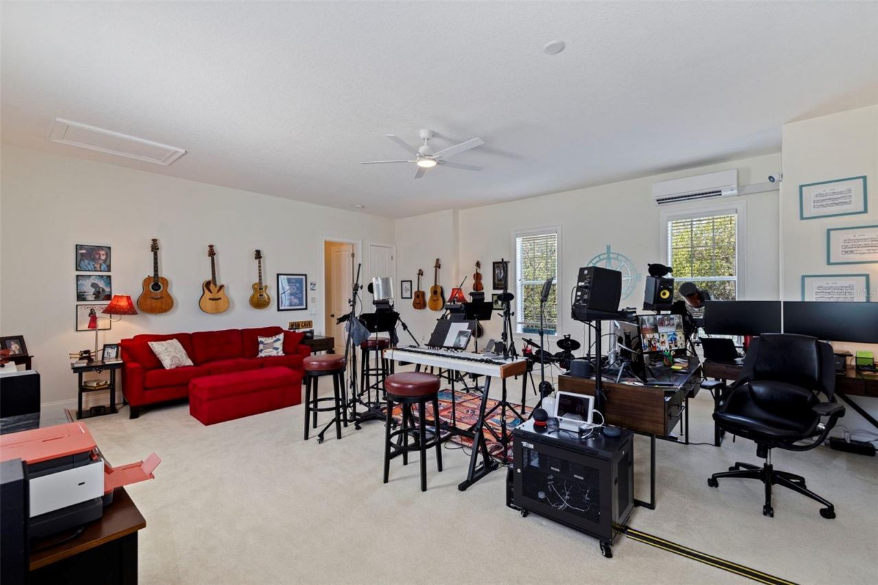 125 Commonwealth Court N, Saint Petersburg, FL 33716 Photo
