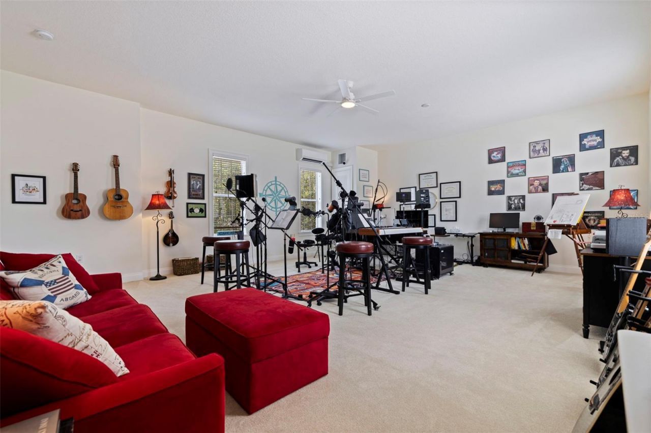 125 Commonwealth Court N, Saint Petersburg, FL 33716 Photo