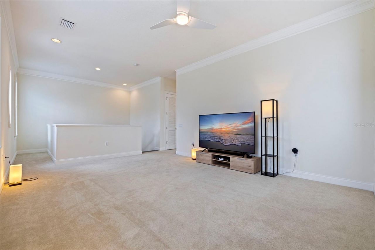 125 Commonwealth Court N, Saint Petersburg, FL 33716 Photo