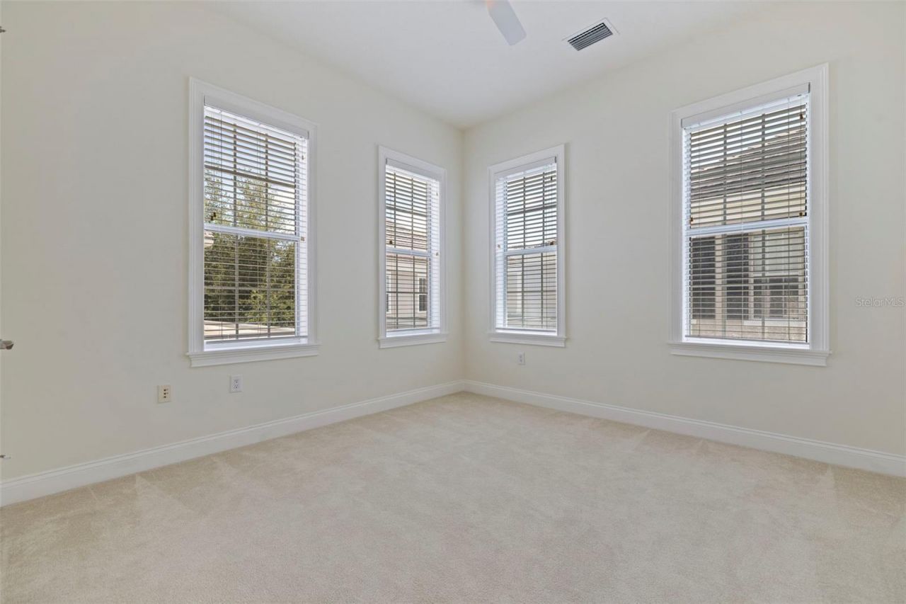 125 Commonwealth Court N, Saint Petersburg, FL 33716 Photo